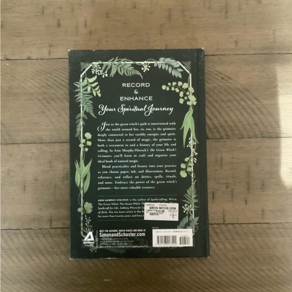 The Green Witch's Grimoire by Arin Murphy-Hiscock Hard Cover Witchcraft Book - Picture 6 of 6